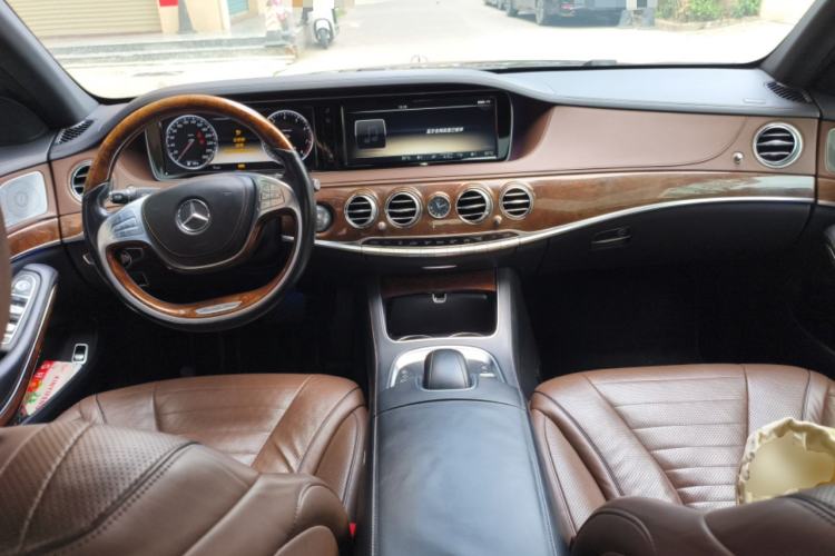 Used Mercedes-Benz S-Class 2014 S 500 L 4MATIC Center Console