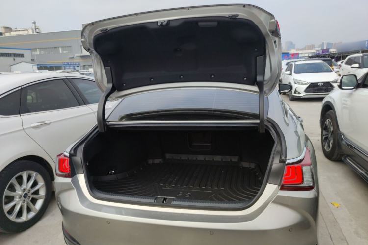 Used Lexus ES 2020 200 Excellence Edition