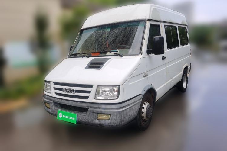 Used Iveco Daily 2017 2.5T A35 Passenger Van 5-7 Seats Model 47Z5