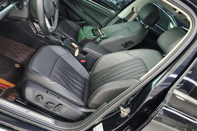 Used Volkswagen Passat 2023 Facelift 330TSI Luxury Edition