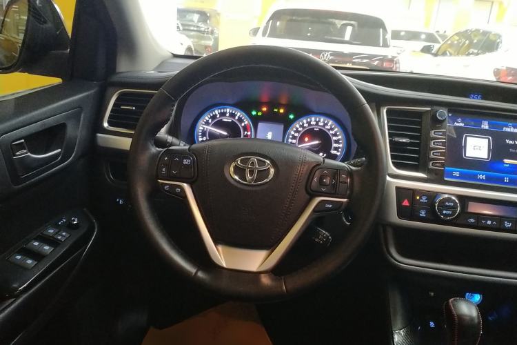 Used Toyota Highlander 2017 2.0T Four-Wheel Drive Luxury Edition 7 Seats