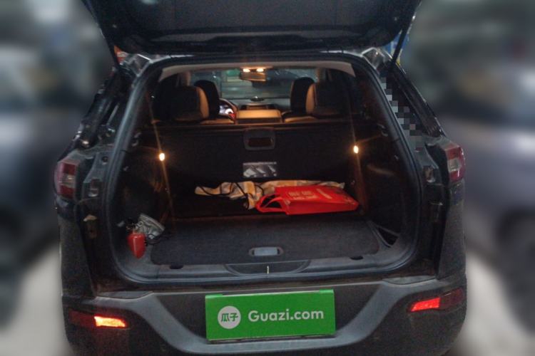 Used Jeep Cherokee 2017 2.0L Superior Edition Trunk