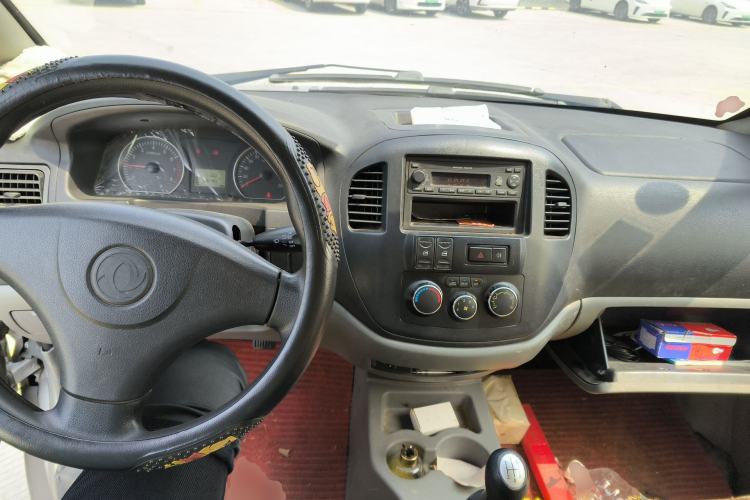 Used FORTHING Lingzhi 2013 V3 1.5L 7-Seater Standard Model II
