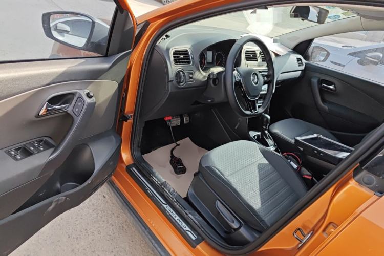 Used Volkswagen Polo 2016 1.6L Cross Polo Automatic