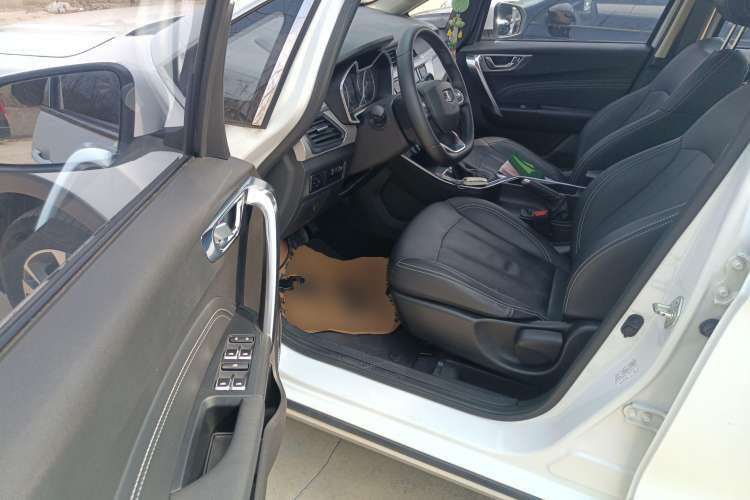 Used Geely Auto Vision X3 2019 Upgraded Model 1.5L CVT Elite Version Interior 3