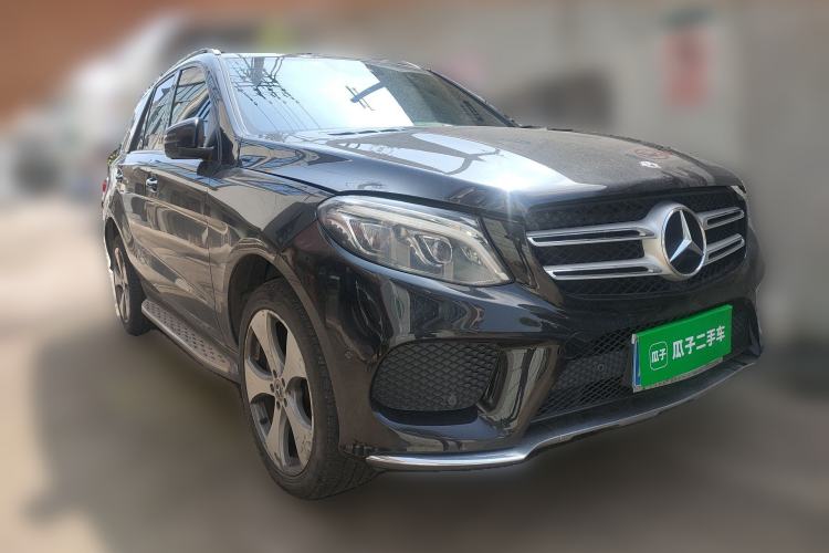 Used Mercedes-Benz GLE 2017 GLE 320 4MATIC Dynamic Model Front Right 45 Deg
