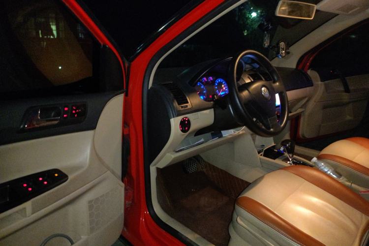 Used Volkswagen Polo 2009 Jingqing 1.6L Automatic Fashion Edition Driver Seat