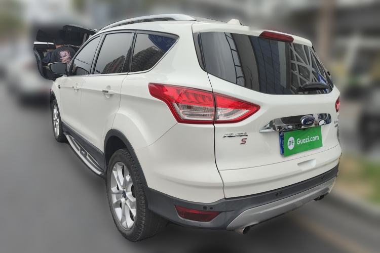 Used Ford Kuga 2015 2.0L GTDi Four-Wheel-Drive Sport Model