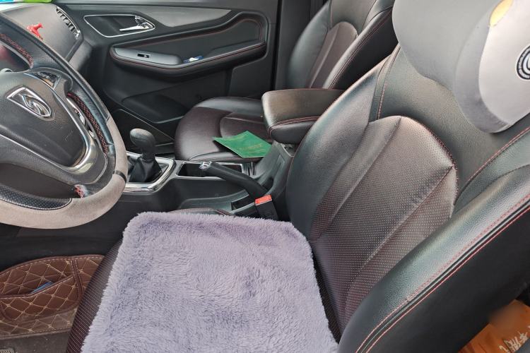 Used Baojun 560 2015 1.8L manual luxury version