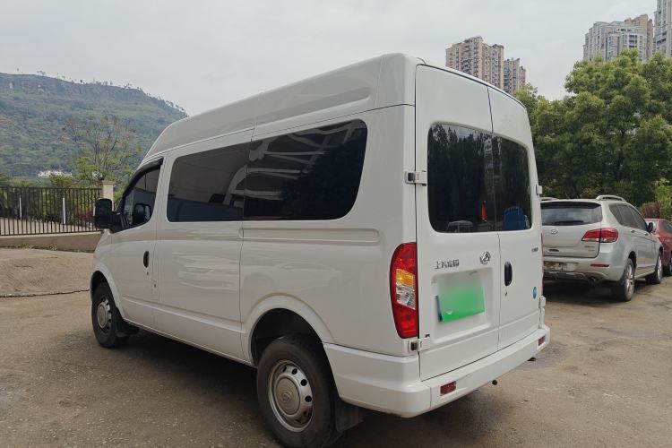 Used SAIC MAXUS Xintu V80 2025 Value Edition Aoyuntong 2.0T Manual Short Wheelbase Mid-Height 127 Ps 5/6 Seats Exterior 2