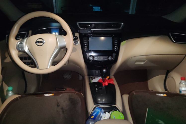 Used Nissan X-Trail 2014 2.0L CVT Comfort Edition 2WD Center Console