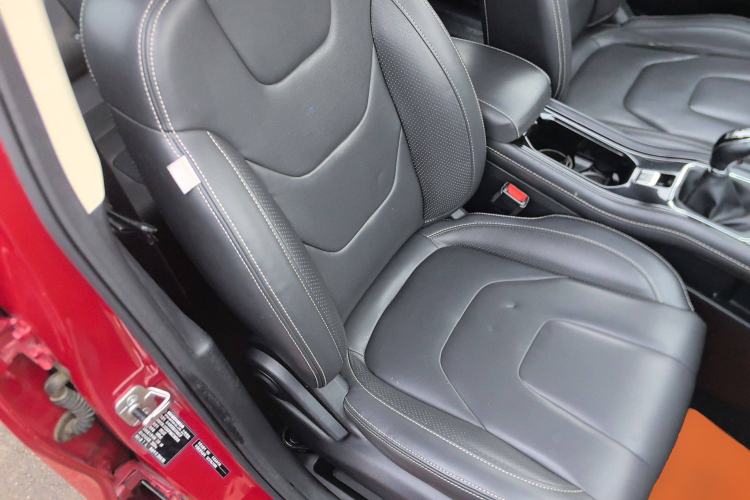 Used Dongfeng Fengon 580 2016 1.5T Manual Luxury Edition
