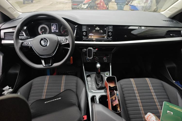 Used Volkswagen Lavida 2019 1.5L Automatic Vision Edition China VI Standard Center Console