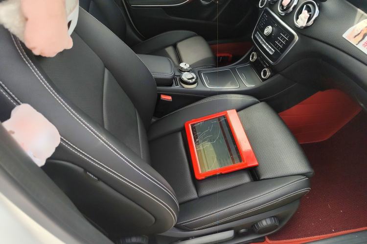 Used Mercedes-Benz GLA 2018 GLA 200 Sport Edition Right Front Seat