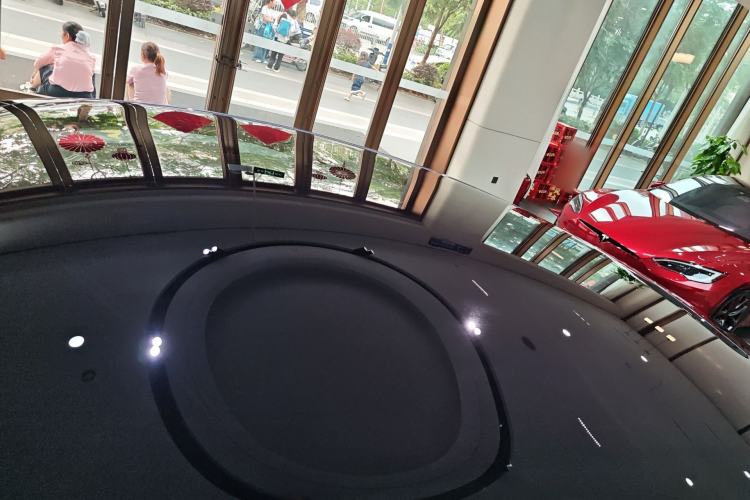 Used Tesla Model S 2023 Three-Motor All-Wheel-Drive Plaid Version Roof