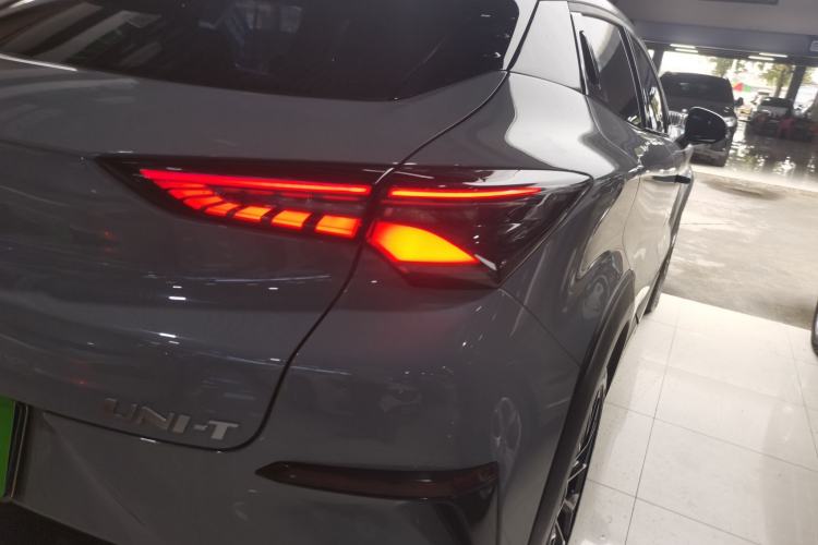 Used CHANGAN UNI-T 2022 1.5T Prestige Version Exterior 3