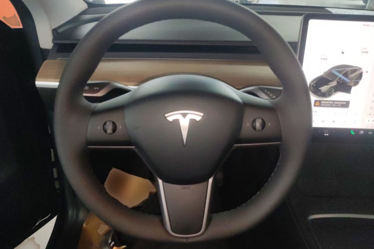 Used Tesla Model Y 2021 Long-Range All-Wheel-Drive Version
