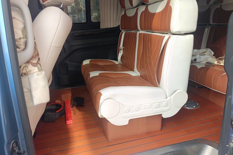 Used SAIC MAXUS G10 2016 2.0T Automatic Luxury Executive Edition Left Rear Seat