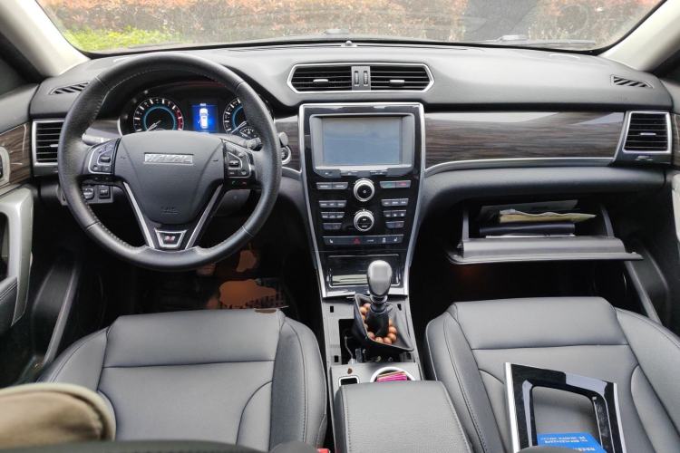 Used Haval H2 2016 Red-Label 1.5T Manual Two-Wheel Drive Luxury Model