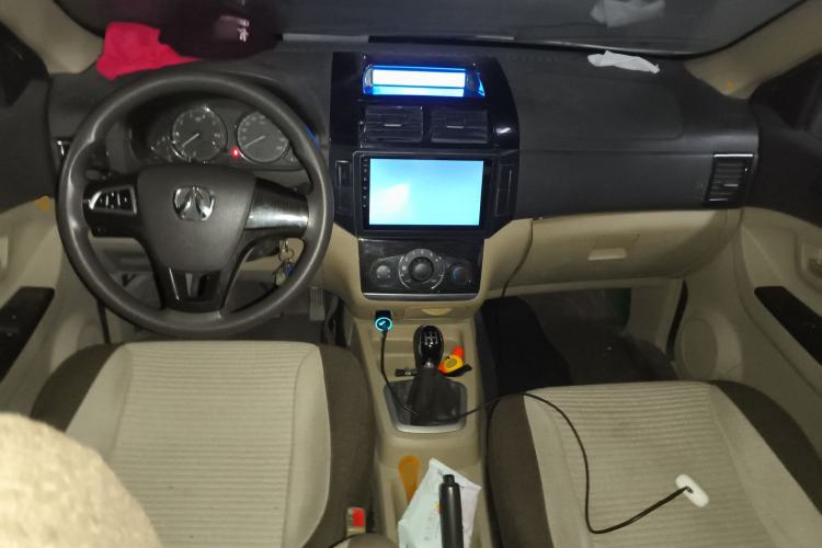 Used BAIC Weiwang M30 2017 1.5L M30S Standard DAM15DL Center Console