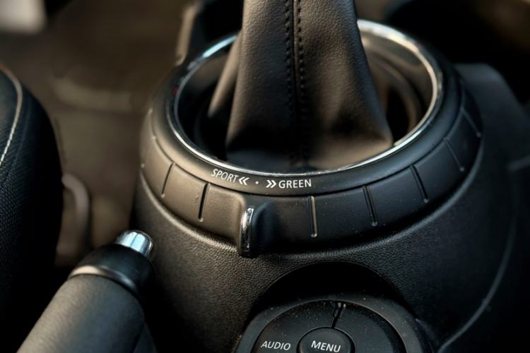 Used MINI 2014 1.5T COOPER Fun Interior 6