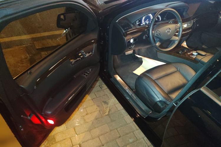 Used Mercedes-Benz S-Class 2012 S 300 L Business Standard Model
