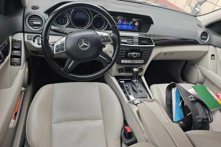 Used Mercedes-Benz C-Class 2011 C 180K Classic model Center Console