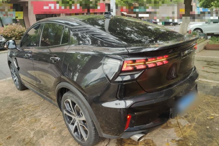 Used Lynk & Co 05 2022 2.0TD Four-Wheel Drive Dynamic Halo Exterior 2