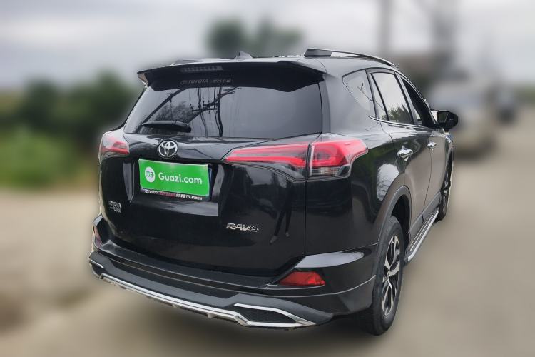 Used Toyota RAV4 2019 2.0L CVT Two-Wheel Drive Luxury Version China VI Standard