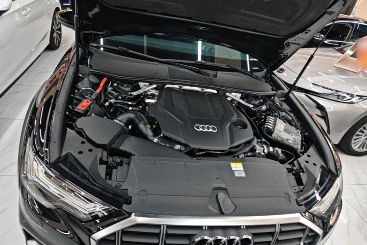 Ojetý Audi A6 2022 allroad quattro Explorer 55 TFSI Prestige Off-Road Model