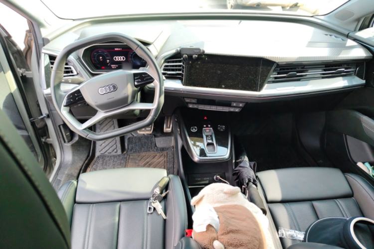 Used Audi Q4 e-tron 2024 40 e-tron Boundary Edition Center Console