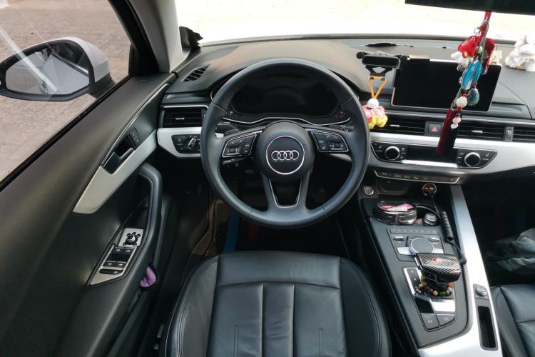 Used Audi A4L 2019 40 TFSI Fashion Edition China VI Emission Standard
