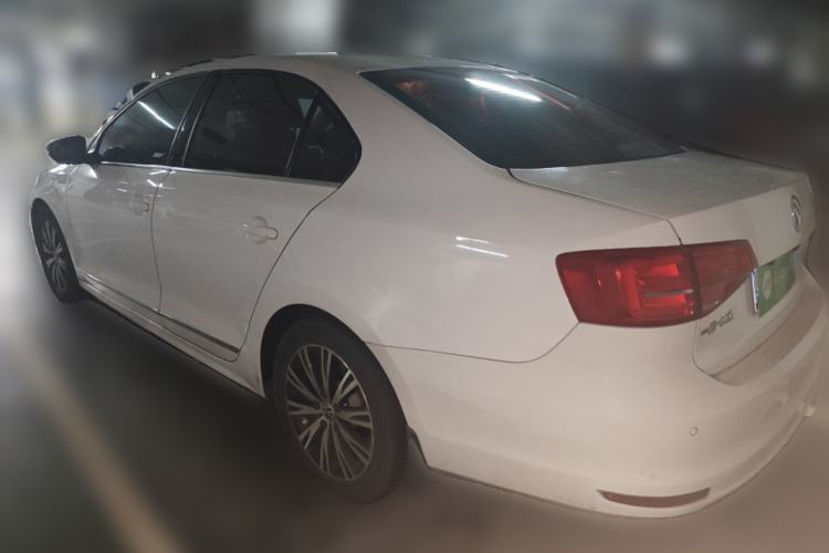 Used Volkswagen Sagitar 2015 230TSI Automatic Comfort Version Rear Left 45 Deg