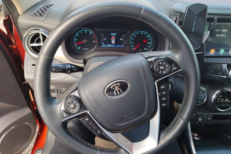 Used BYD Song 2016 GaiShi Edition 1.5TI Manual Elite Model
