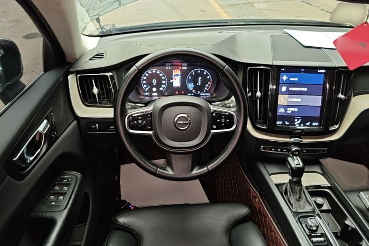 Used Volvo XC60 2021 T5 4x4 Smart Luxury Edition
