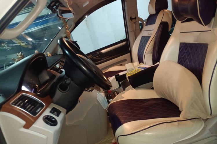 Used SAIC MAXUS G10 2014 2.0T Automatic Elite Edition
