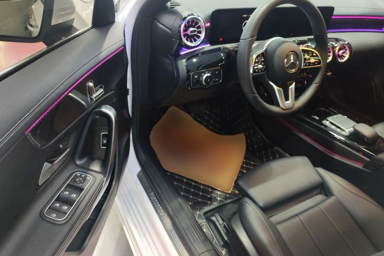 Used Mercedes-Benz A-Class 2022 Second Facelift A 200 L Sport Sedan Fashion Version
