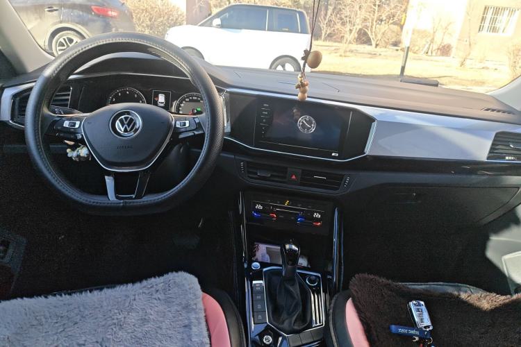 Used Volkswagen Tayron 2022 280TSI Two-Wheel Drive Luxury Smart Connectivity Version Center Console