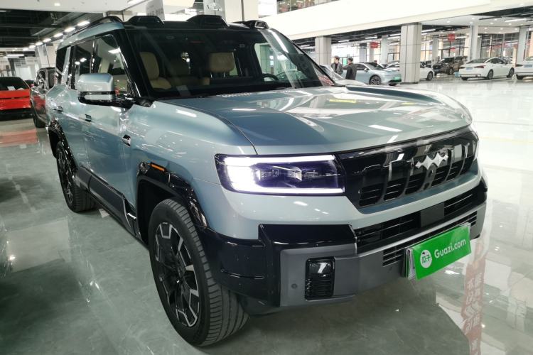 Used Formula Leopard 8 2025 Smart & Brave Flagship Edition 7 Seats