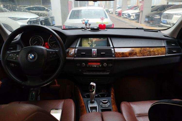 Used BMW X5 2013 xDrive35i Leading Model Center Console