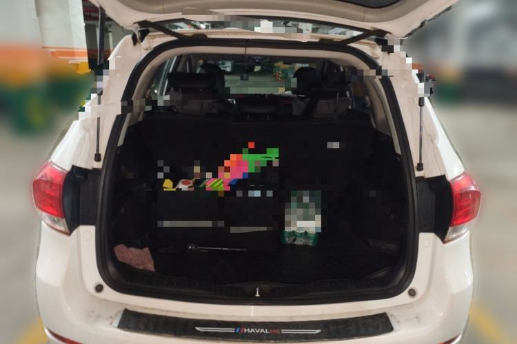 Used Haval H6 2016 Upgraded Model 1.5T Automatic Two-Wheel Drive Elite Version Trunk