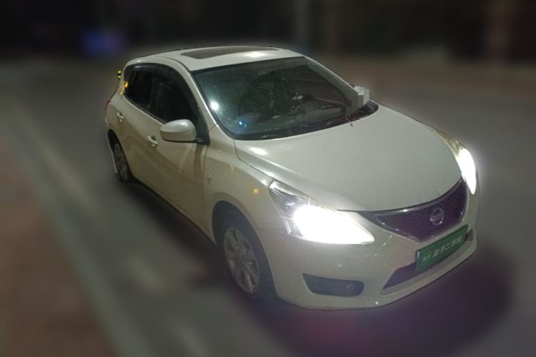 Used Nissan Tiida 2014 1.6L CVT Smart Model Front Right 45 Deg