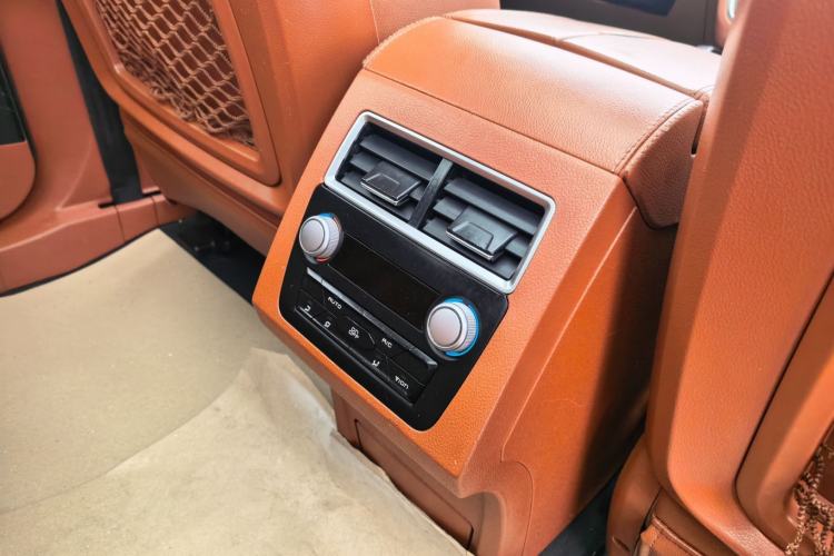 Used Zotye T700 2017 1.8T Dual-Clutch Prestige Model