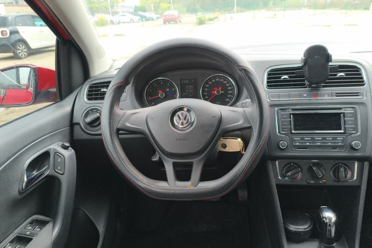 Used Volkswagen Polo 2014 1.4L Automatic Comfort Edition Steering Wheel