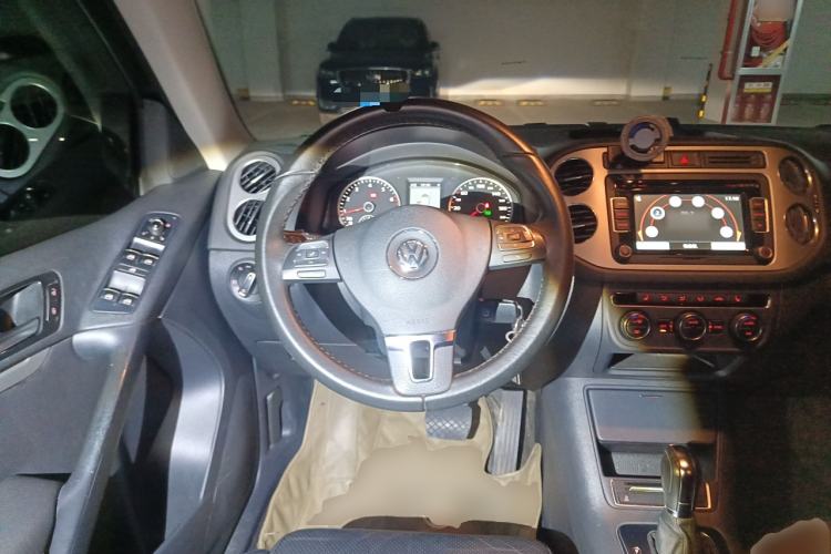 Used Volkswagen Tiguan 2013 1.8TSI Automatic Two-Wheel Drive Luxury Model Steering Wheel