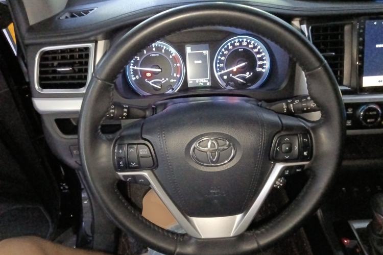 Used Toyota Highlander 2018 2.0T Four-Wheel Drive Prestige Version 7 Seats China VI Standard Steering Wheel