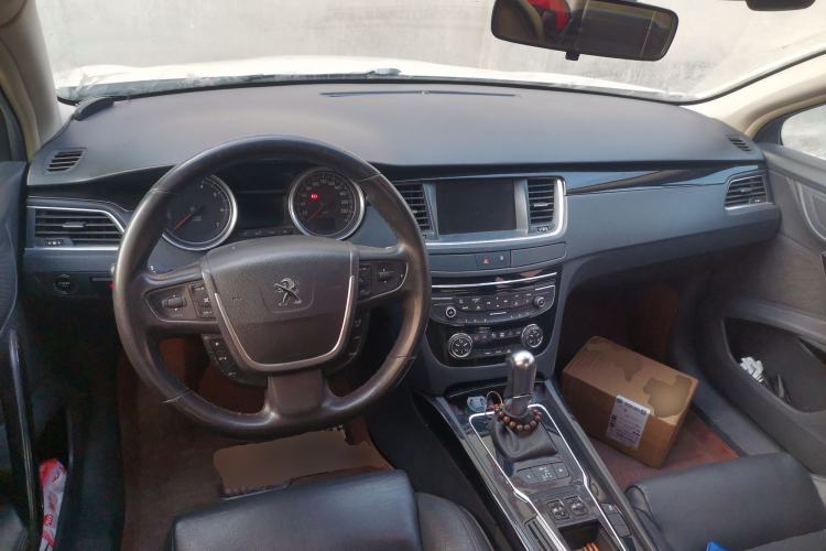 Used Peugeot 508 2015 1.6THP Automatic Prestige Edition Center Console