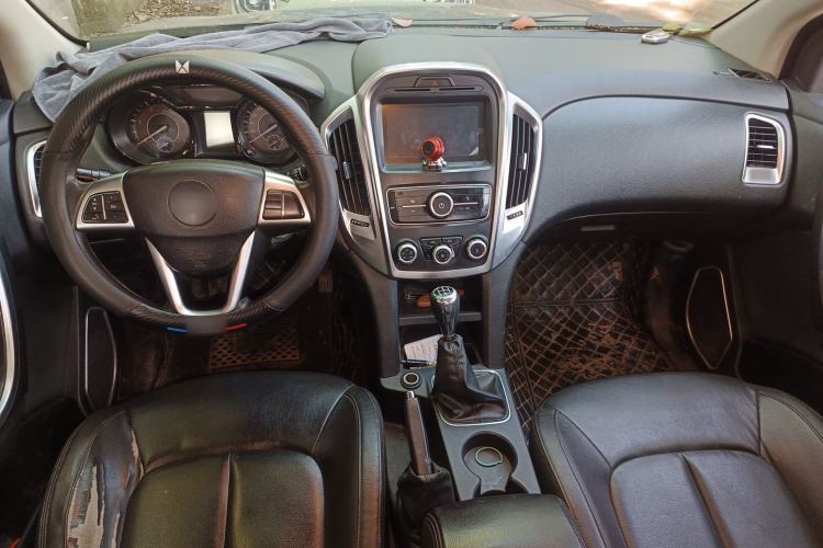 Used JMC Yuhu 3 2018 2.5T Diesel Two-Wheel Drive Advanced Version with Long Wheelbase
