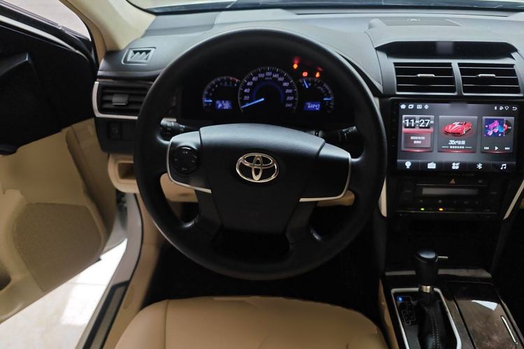 Used Toyota Camry 2016 2.0E 10th Anniversary Elite Edition
