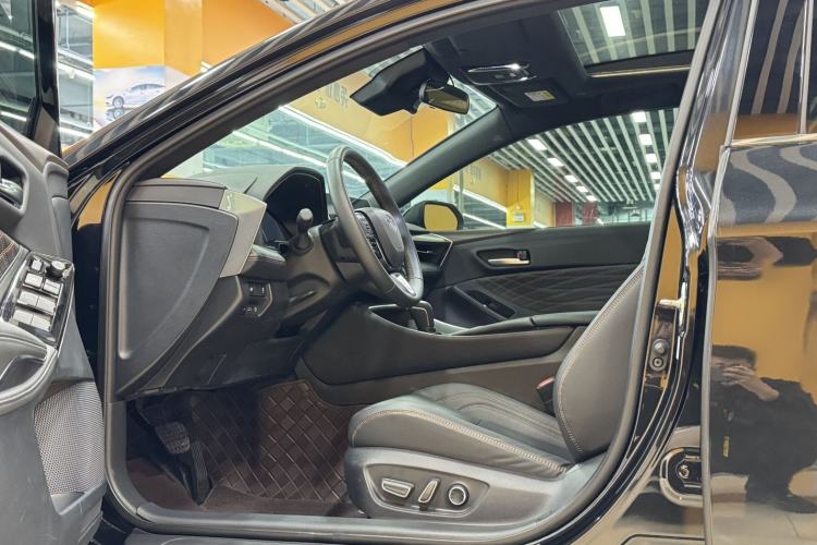 Used Toyota Avalon 2024 Dual-Motor 2.0L Luxury Edition